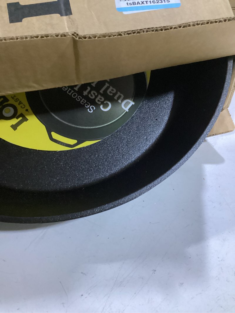Condition photo showing Good Condition for lodge 17 inch pre-seasoned cast iron skillet - dual assist handles - use in the oven, on the stove, on the grill, or over a campfire - black
