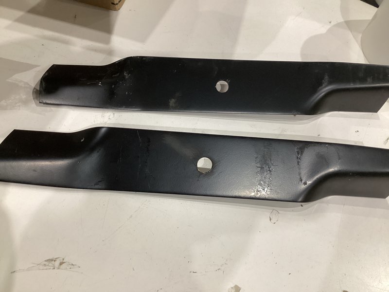 Condition photo showing Good Condition for am137324 lawn mower high lift blade, compatible with john dee re 38 inch deck 116h lx172 lx176 lt150 stx38 gt242 sabre 1538h lawn tractors, replace am141041, 2 blades