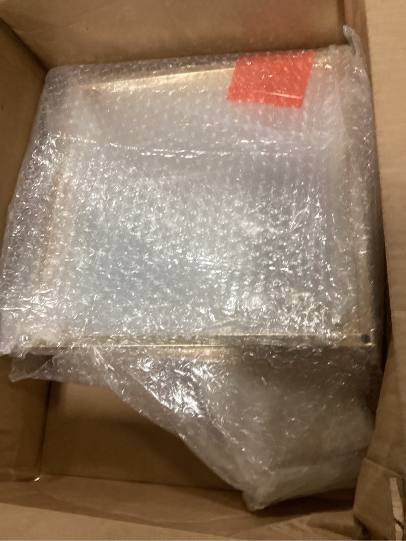 Condition photo showing Good Condition for NUPTIO 2 Pcs Metal Flower Floor Vase Column Geometric Centerpieces Flower Stand for Tables, 31½ inch Tall Gold Flower Holder for Home Party Wedding Decorations, Rectangular Display Rack 31½" H x 2 Pcs Gold