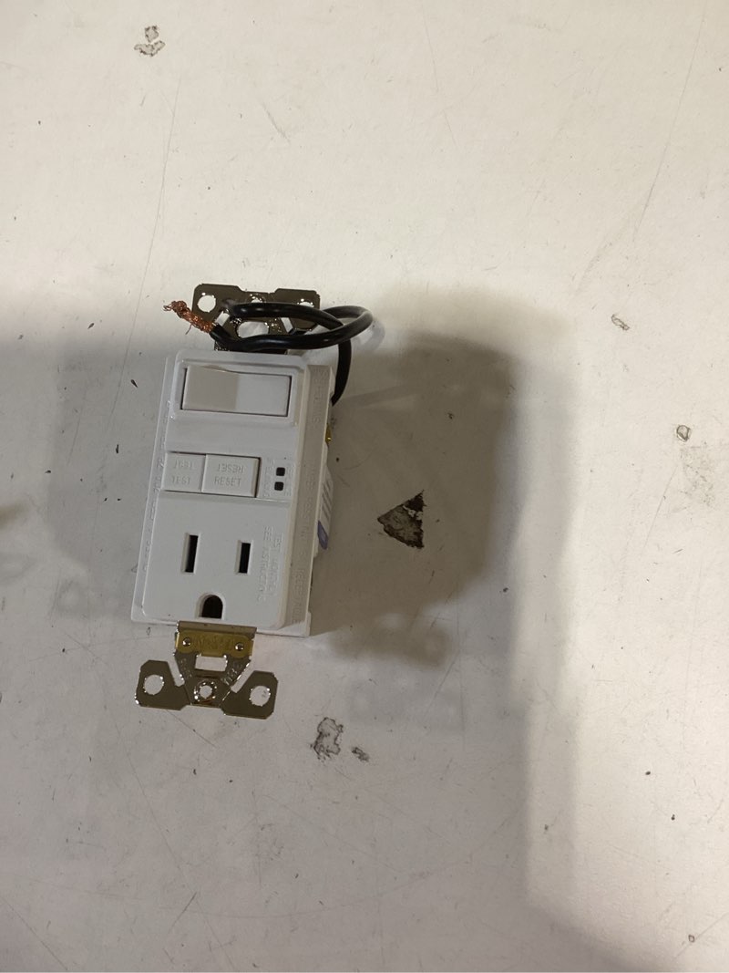 eaton 15 -amp 125-volt tamper resistant gfci residential decorator switch outlet receptacles ,