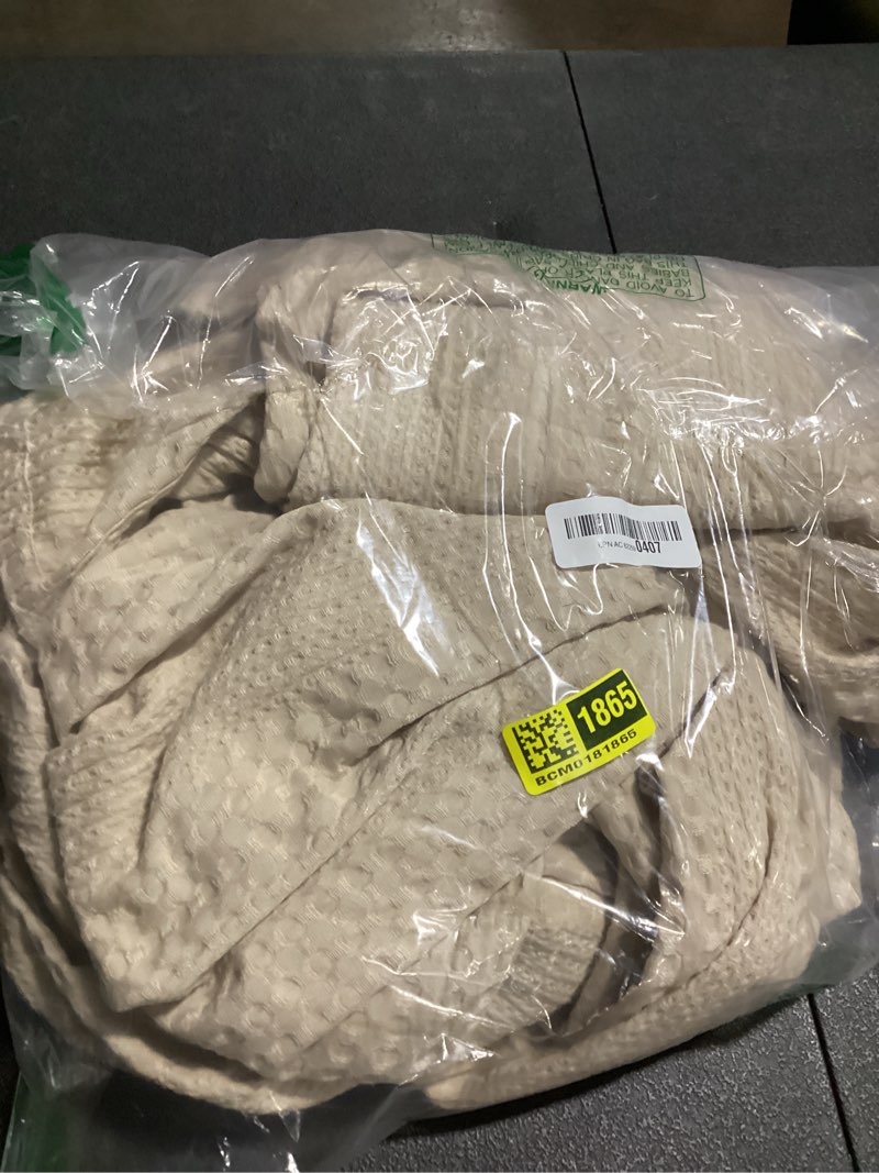 Condition photo showing Good Condition for phf lightweight waffle weave blanket queen size, breathable & ultra soft, 90"x 90" soft & cozy thin blanket for all season & hot sleepers, bed, home decor - light tan queen(90"x90") light tan