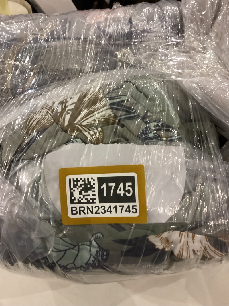 https://lotting-media.assets.bidfta.com/lotting_e1427dfb-ac18-4afc-9e3b-f9fe071974e9