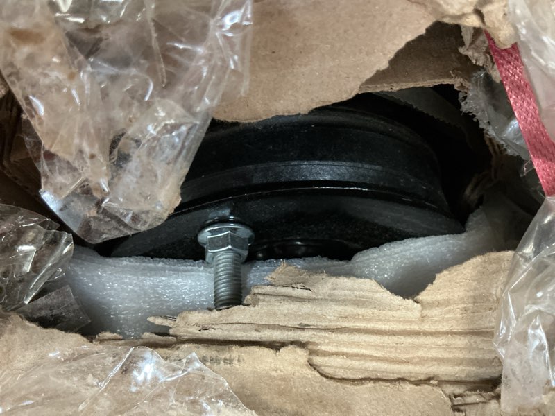 Condition photo showing As Is for Rough Country 6" N3 Loaded Struts for 2014-2018 Chevy/GMC 1500-501089