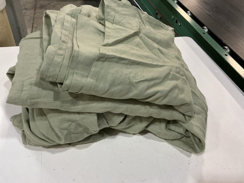 Condition photo showing Good Condition for european linen deluxe bedding bundle, queen, willowleaf