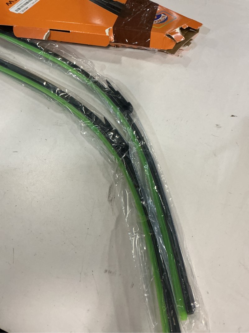 Condition photo showing Good Condition for AUTOBOO 28"+28" Windshield Wipers with 12 Inch Rear Wiper Blade Replacement for Ford Focus 2012 2013 2014 2015 2016 2017 2018 -Original Factory Quality (Pack of 3) 28"+28"+12"