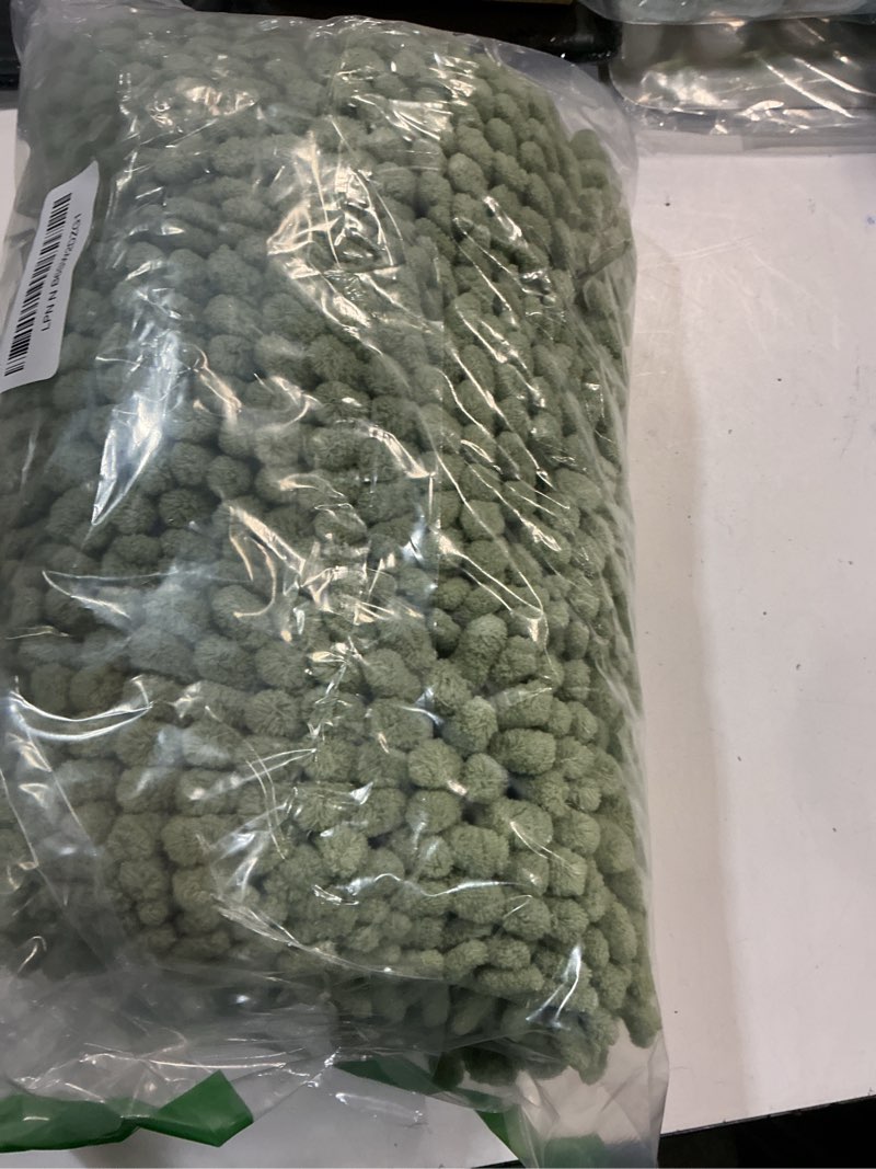 Condition photo showing Good Condition for Bcoimo 30"×20" Chenille Bath Mat – Non-Slip with Backing Bath Rug Ultra-Absorbent and Machine Washab