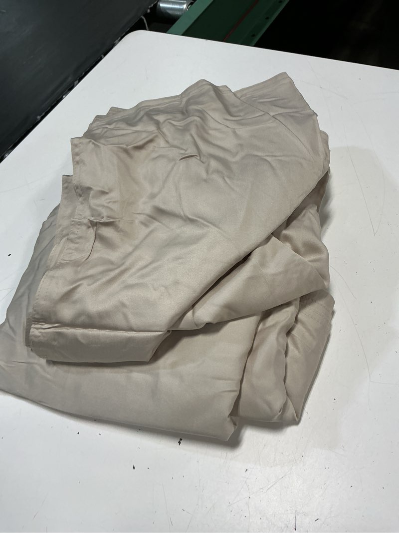 Condition photo showing Good Condition for bamboo deluxe bedding bundle, queen, sand set 3