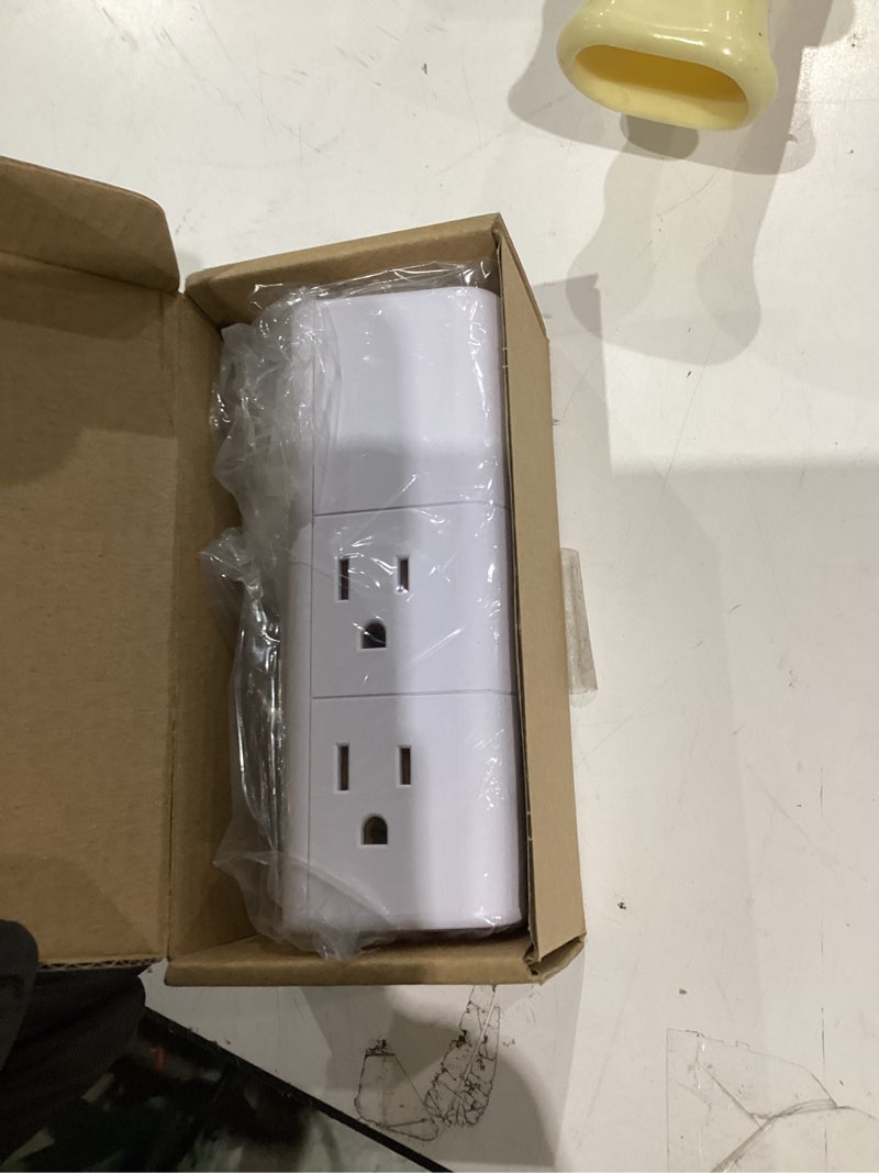 Condition photo showing Good Condition for USB Multi Plug Outlet Extender - YISHU Surge Protector with Rotating Plug, 6 AC Plug Extender with 3 USB Ports, 3-Sided Swivel Power Strip Best Ideal Stocking Stuffers for Adults White