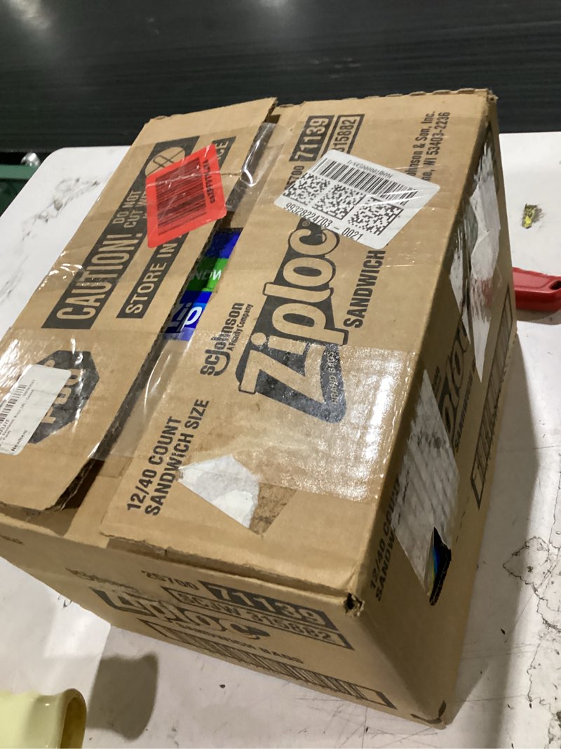 Condition photo showing Good Condition for ziploc sandwich bags (40-count, 12-pack)