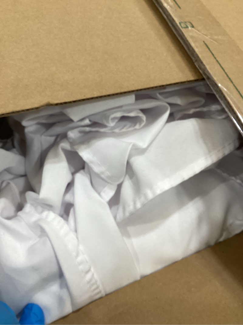 Condition photo showing As Is for 6-Pack White Round Tablecloths, 120 Inches, Stain-Resistant Polyester for 5-6 Ft Round Tables - Washable Table Covers for Weddings, Banquets, Birthday, Parties, Events White 120 In, 6 Pack