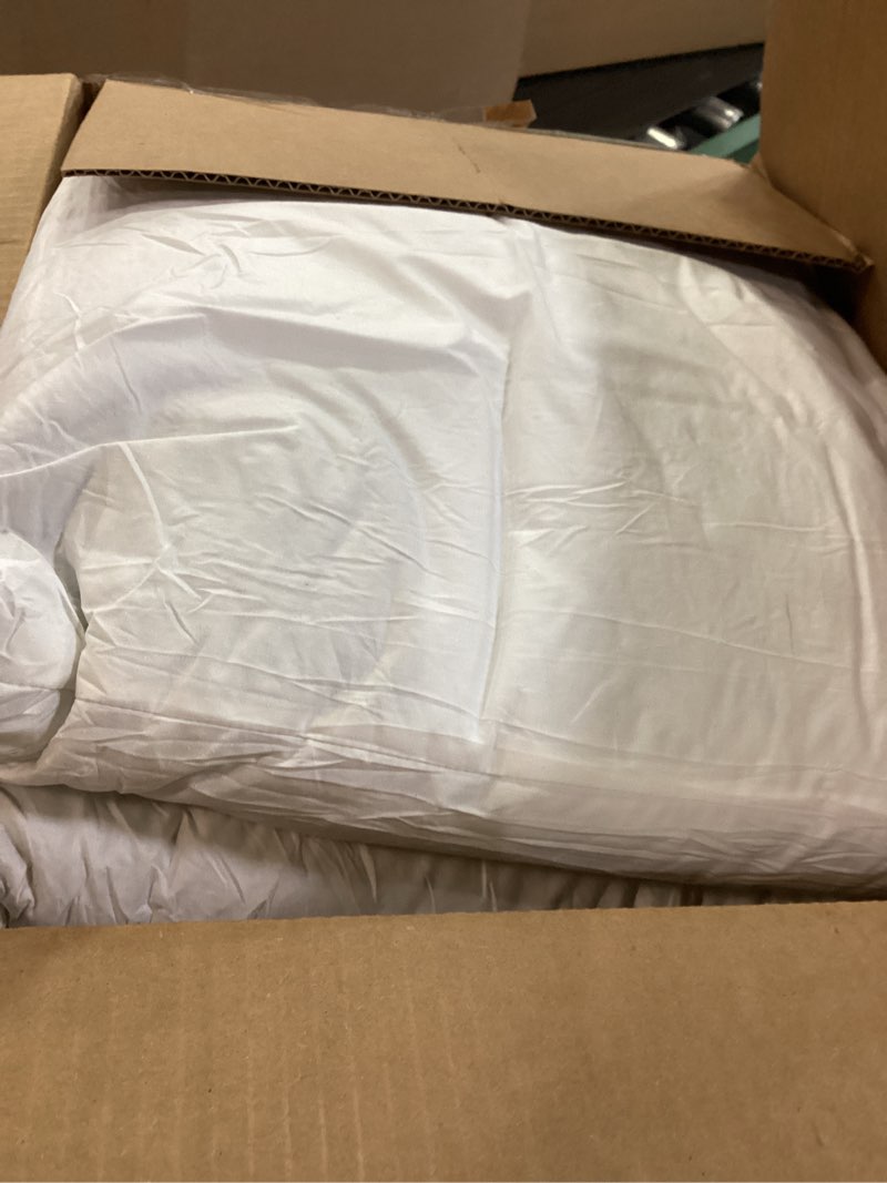 Condition photo showing As Is for MIULEE Pillow Inserts 18x18 (Pack of 4,White), Down Feather Throw Pillow Inserts, Premium Fluffy Stuffer Throw Pillows Cotton Fabric for Sofa Bed Couch 4 18x18 Inch