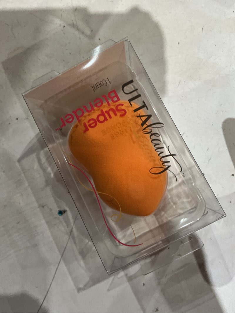 Condition photo showing Good Condition for super blender sponge