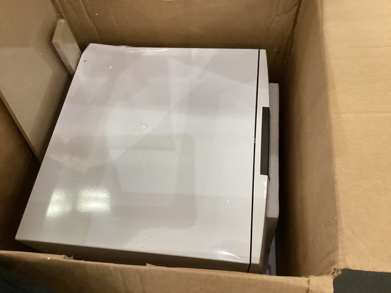https://lotting-media.assets.bidfta.com/lotting_e19eb350-5853-4152-a333-13ee6ad0a6b1