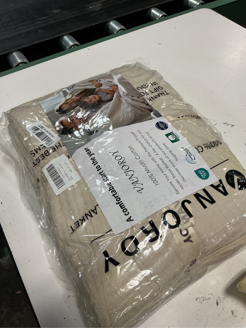 Condition photo showing Good Condition for vanjoroy 100% cotton throw blanket queen 90" x 90" beige, 9-layer muslin organic breathable lightweight large throw for couch bed quilt and bedspread - all season muslin soft gauze blanket queen (90" x 90") beige