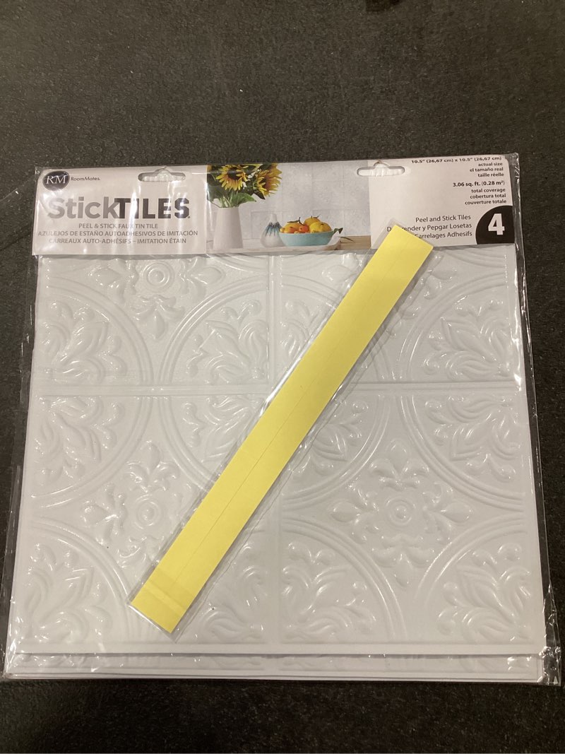10.5" x 10.5" Peel & Stick Field Tile