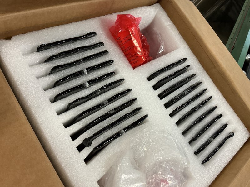 Condition photo showing Good Condition for Echona 5-Light Black and Brass Chandelier