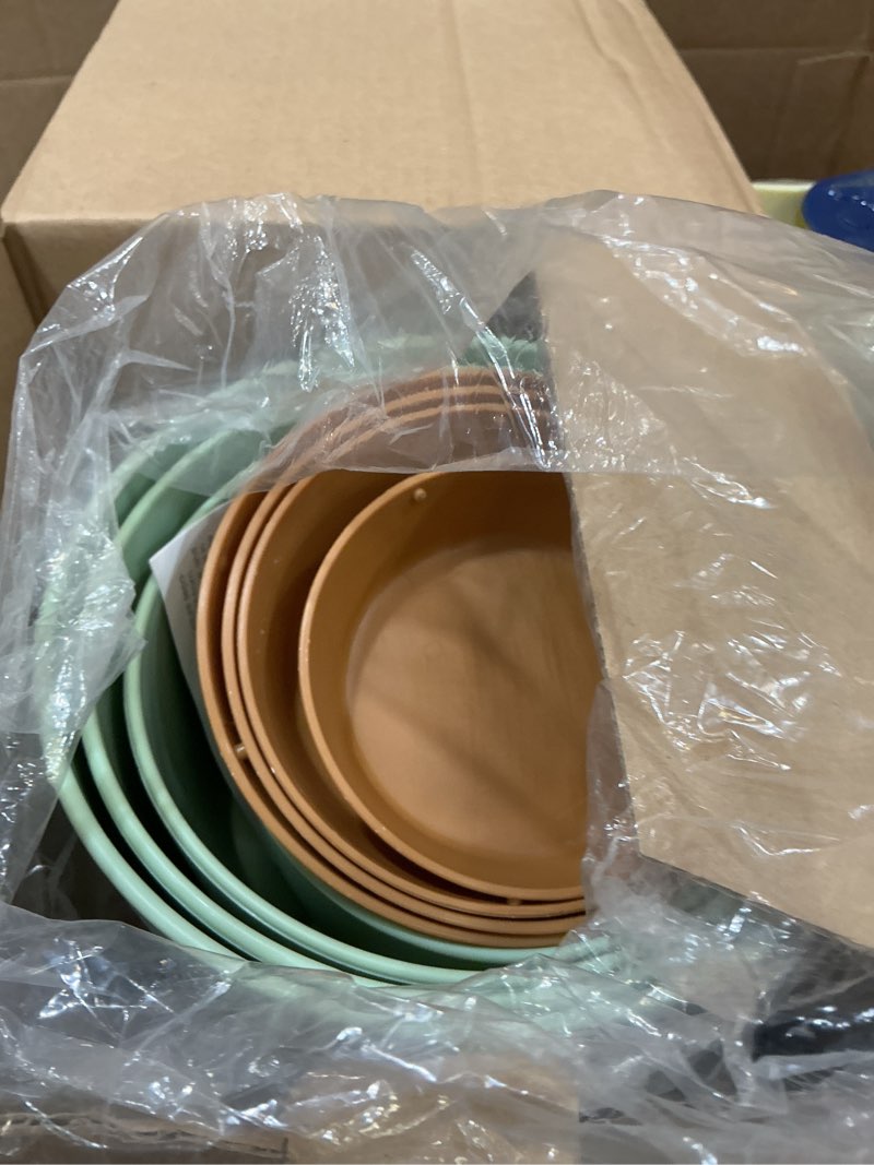 Condition photo showing New/Like New for qrrica plant pots 8/7/6.5/6/5.5/5 inch self watering pots, set of 6 plastic planters with drainage holes and saucers,plastic flower pots,nursery planting pot for indoor out door plants?green? 8/7/6.5/6/5.5/5 inch green