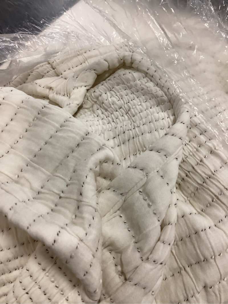 Condition photo showing Good Condition for organic cotton channel stitch coverlet, king/cal king, undyed