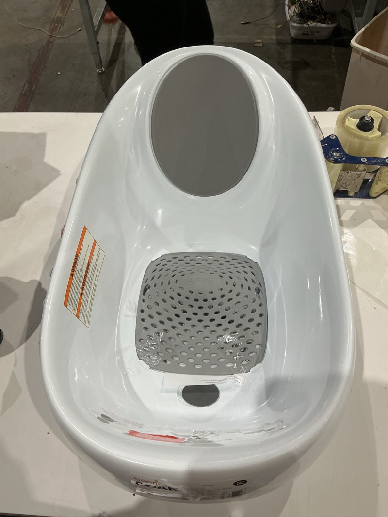 Condition photo showing Good Condition for boon soak 3 stage baby bathtub - baby bath tub with three support positions for newborn to toddlers - color changing drain plug for ideal bath temperature - gray - ages 0 to 18 months and up white 1 count (pack of 1)