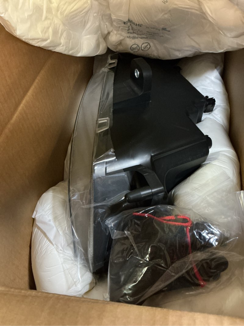 Condition photo showing New/Like New for fog light fit for 2023+ peterbilt 579 truck dot/sae approved left driver side