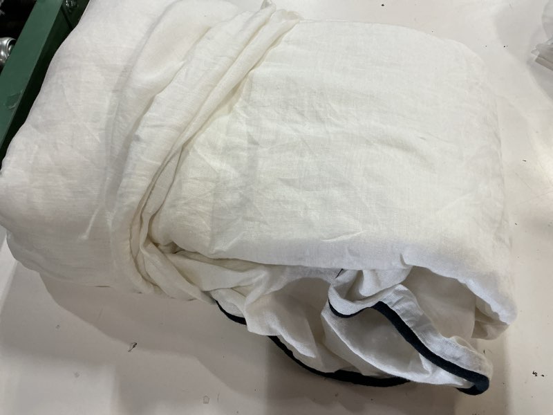 Condition photo showing Good Condition for quince linen piped duvet cover set full/queen white/navy