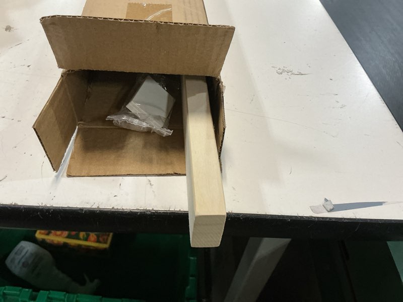 Condition photo showing New/Like New for safety innovations no hole stairway baby gate mounting kit - fits posts from 2 3/4 inches to 3 5/8 inches wide with square or round tops - no adhesives on or screws in your posts  (1-pack)