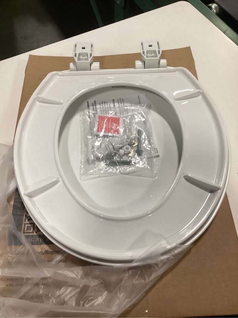 Condition photo showing Good Condition for Mayfair Caswell Modern Slow Close Toilet Seat, Easy Clean Hinges and Durable Plastic Seat, Made in USA, Round, White Round 1 Seat