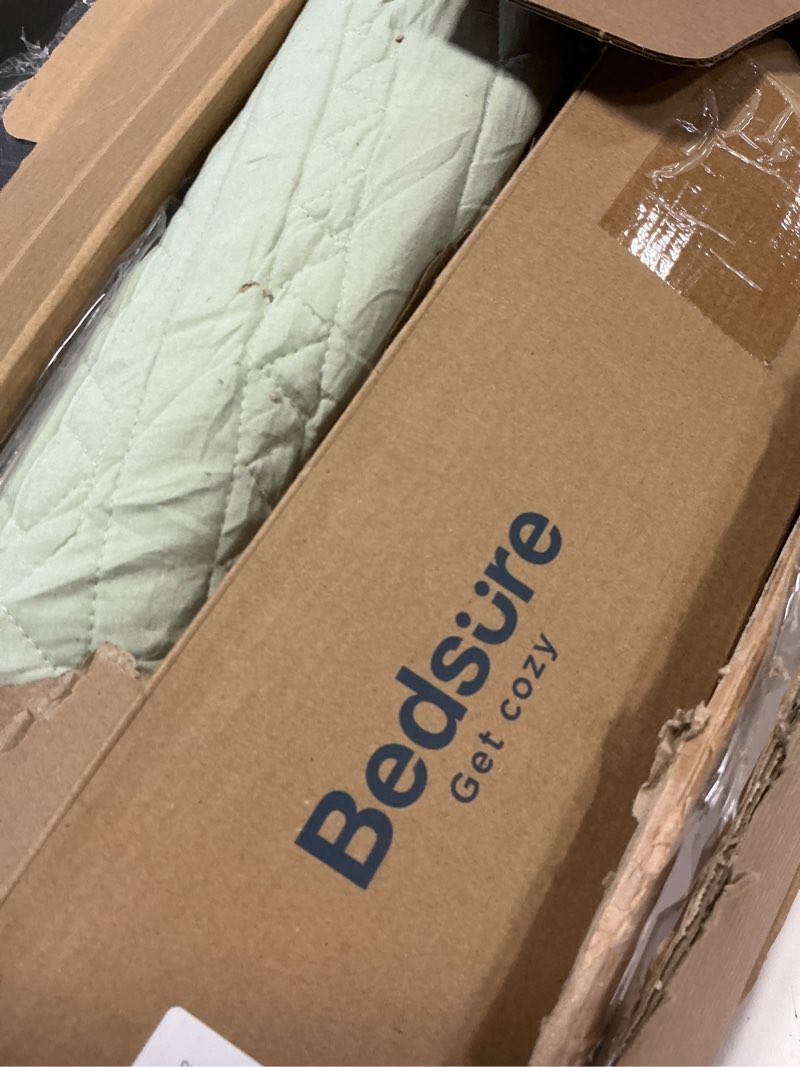 Condition photo showing Good Condition for bedsure boho quilt king size - lightweight bedspread king size with geometric stitched pattern, sage green farmhouse soft bedding set coverlet with 2 pillow shams for all seasons, 106x96 inches