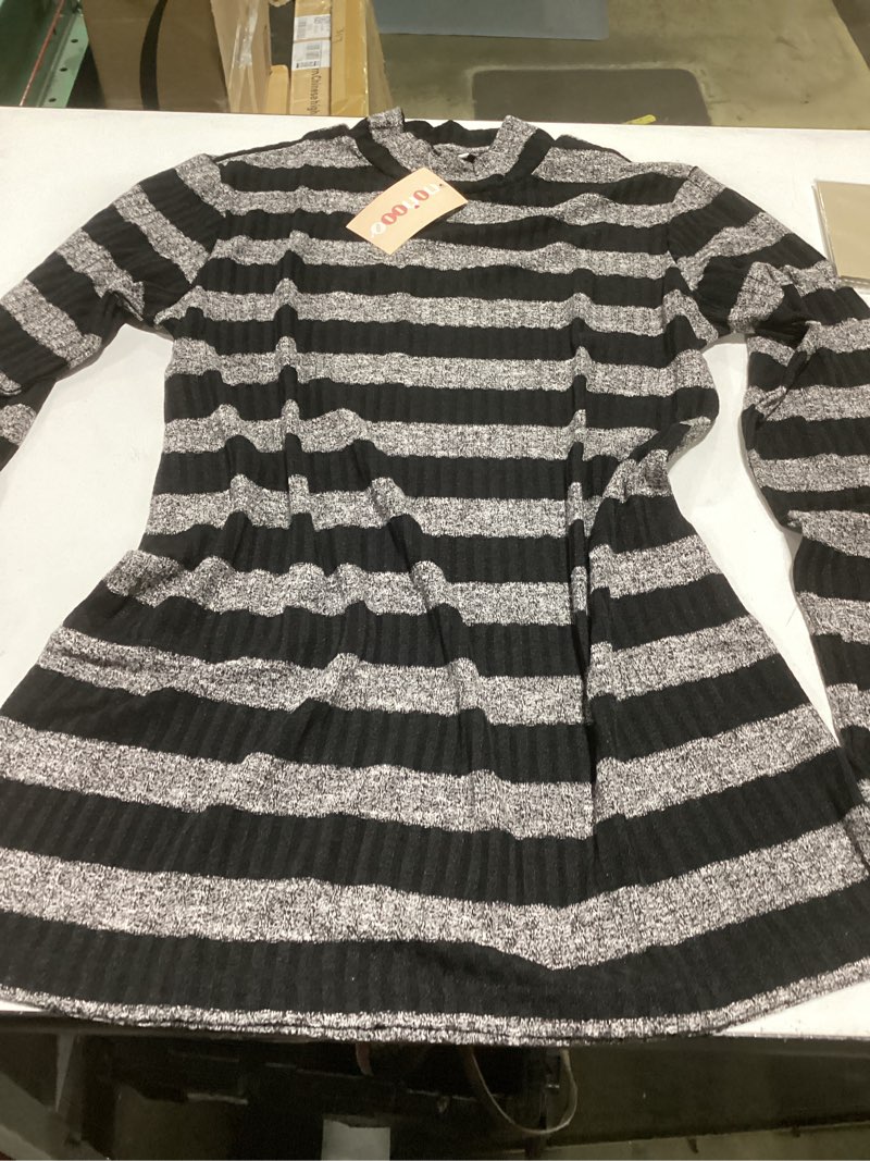 Condition photo showing Good Condition for Women Baggy Striped Shirt Crewneck Y2k Oversized Stripes Print Top Pullovers Fairy Grunge Teen Girls Vintage Tee 2000s D234 Gray Black Medium
