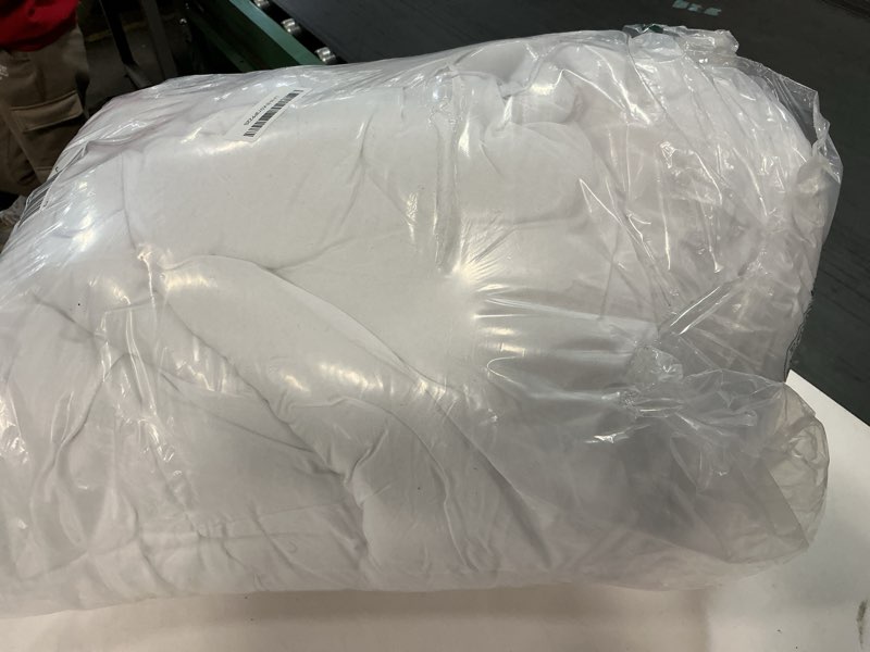 Condition photo showing As Is for APSMILE Luxurious Down Feather Fibers Comforter California King - Ultra-Soft Fluffy Duvet Insert, High Fill-Power Hotel Comforter, 57 Oz Medium Warmth Bedding for All Season (Solid White, 104x96) California King White/All Season