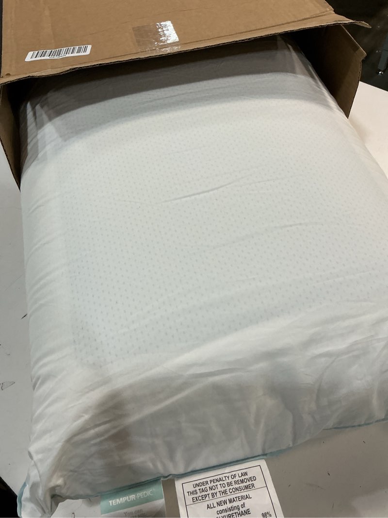 Condition photo showing Good Condition for Tempur-Pedic TEMPUR-Cloud Dual Cooling Pillow, King (Pack of 1), White King 1