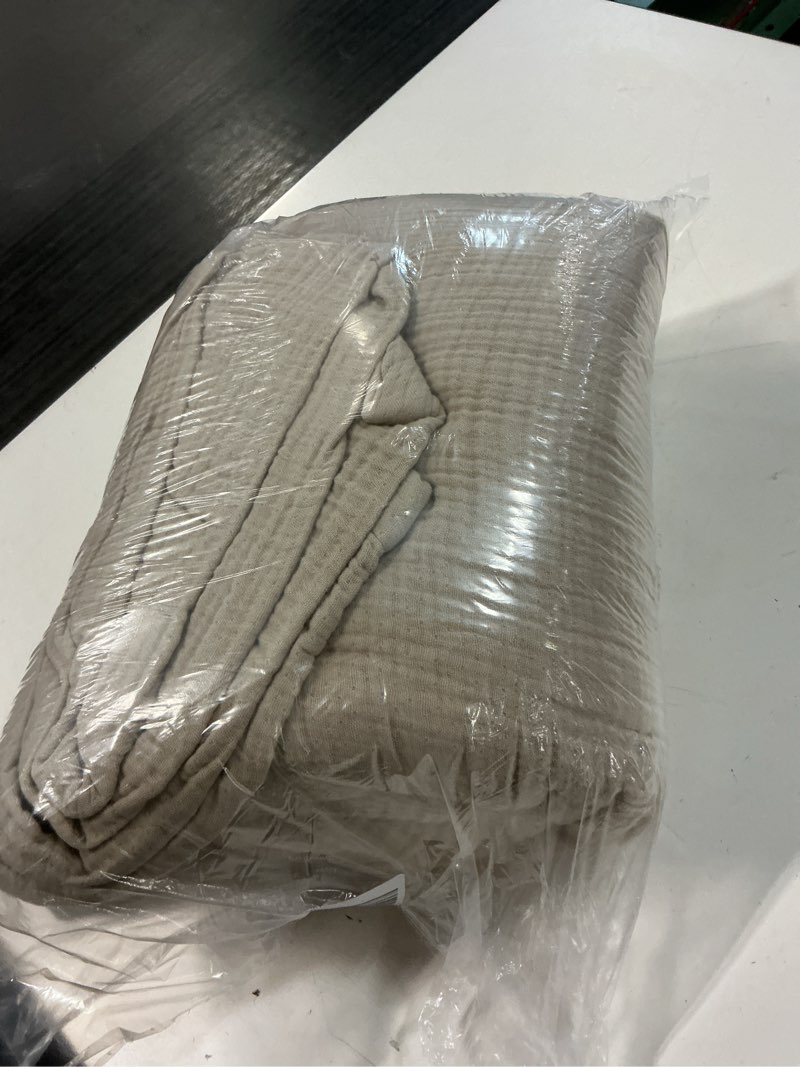 Condition photo showing Good Condition for organic cotton gauze blanket, full/queen, dune