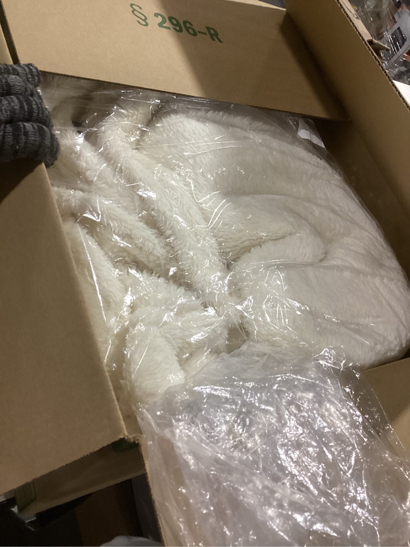 Condition photo showing Good Condition for Berkshire Blanket Classic Extra-Fluffy™ Plush Blanket King Size, Soft Fuzzy Fluffy Long Hair Blanket for Couch Sofa Bed, Cream, 90x108 Inches Cream King/Cal King