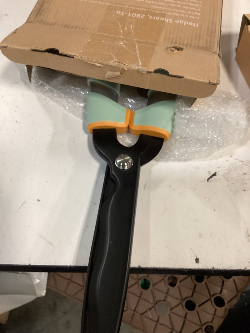 Condition photo showing Good Condition for prunepro extendable hedge shears (27"-35") | wavy stainless steel blades | teflon coated for smooth cuts | lightweight adjustable garden clippers for high hedges & bushes