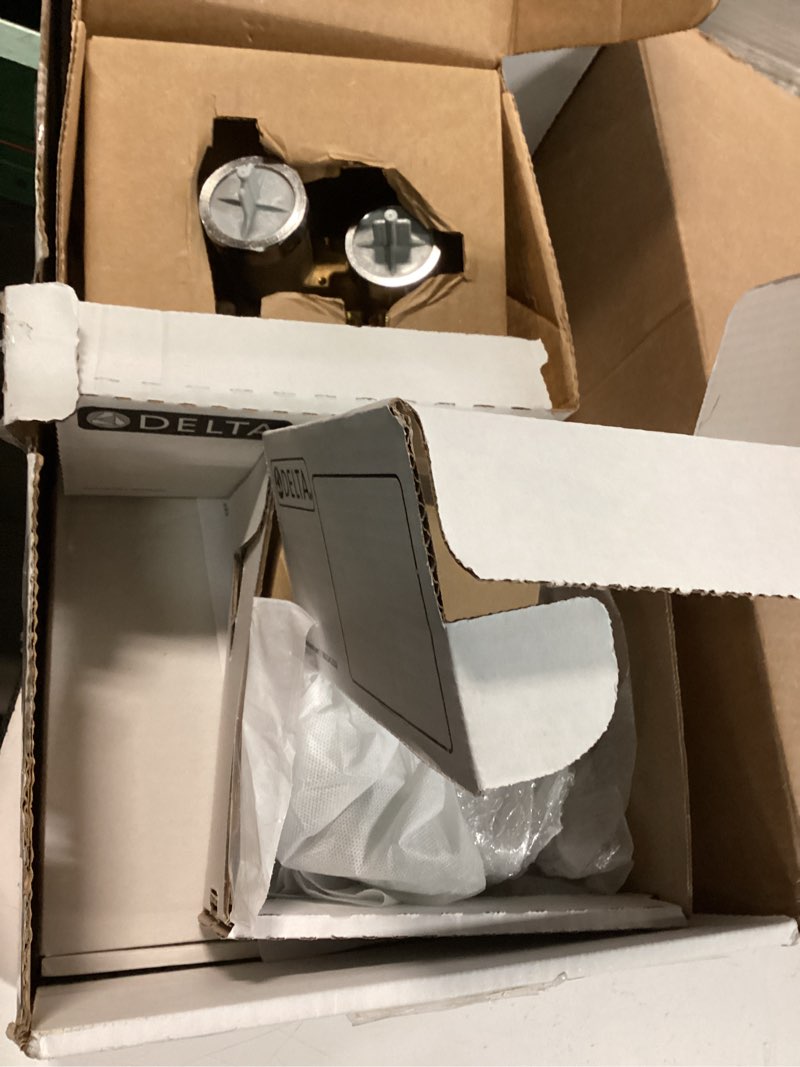 Condition photo showing Good Condition for delta modern 14 series square rain shower system faucet set, rainfall brushed nickel shower head and