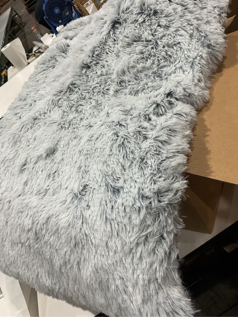 Condition photo showing Good Condition for we dont know the size))) snooza calming multimat silver fox
