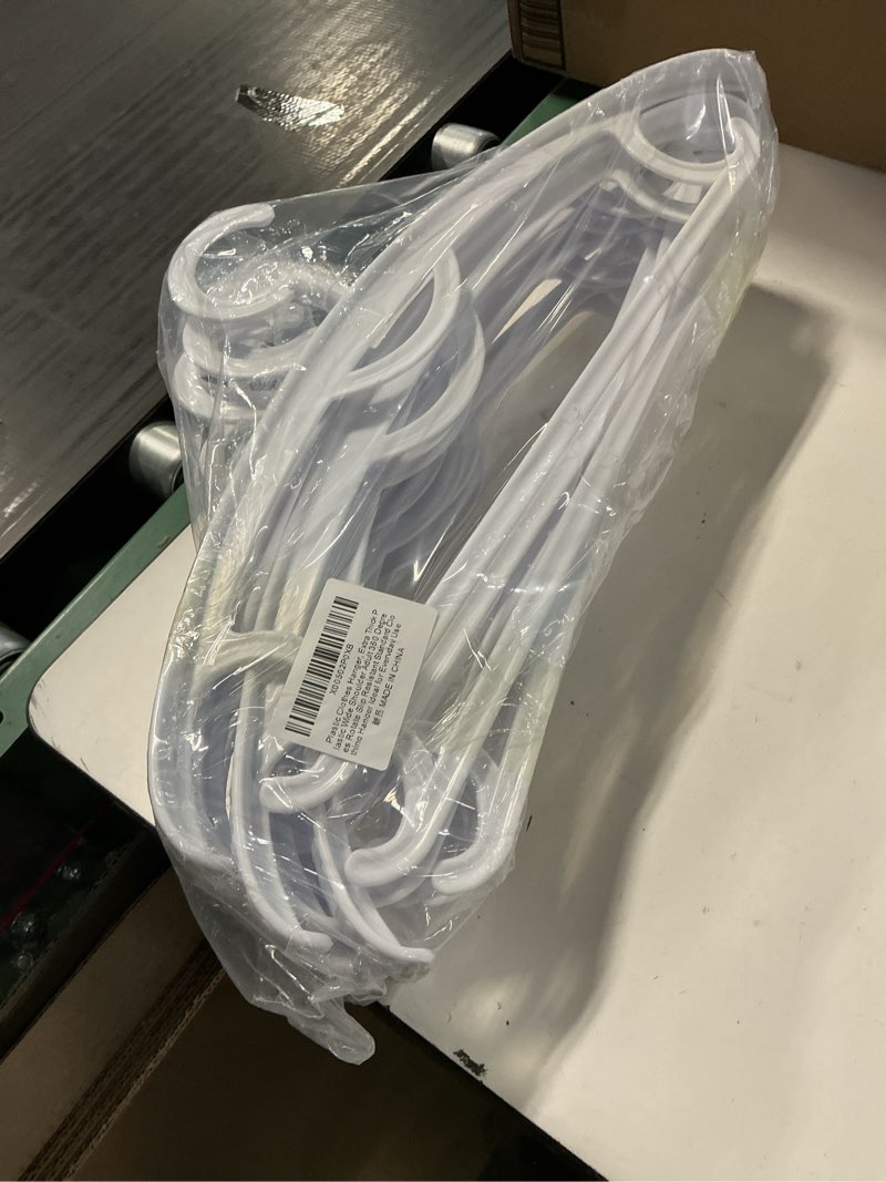 Condition photo showing New/Like New for trrcylp 10 pack heavy duty plastic hangers 25 lb capacity swivel hook clothes hanger wide shoulder non slip thick coat hanger white