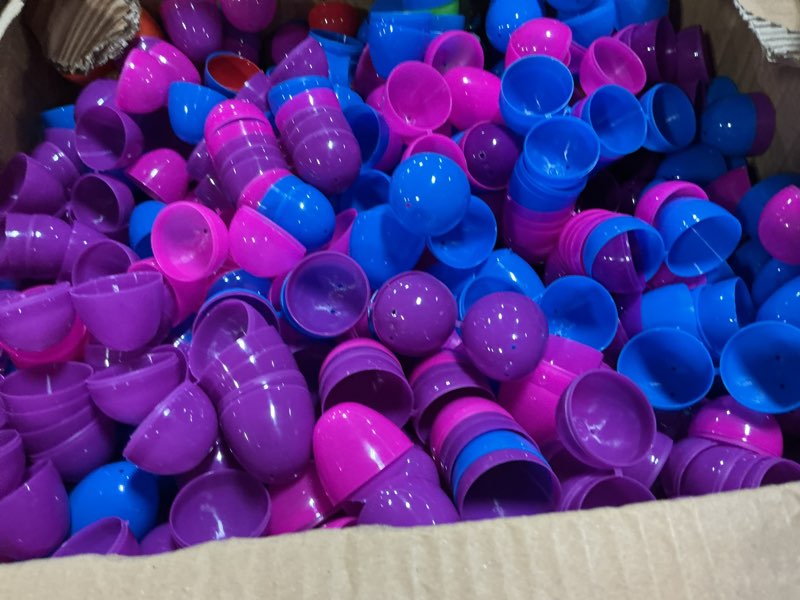 Condition photo showing Good Condition for springflower 2.3” unfilled easter eggs, 2000 pcs colorful egg plus 24 golden egg, empty plastic eggs fillable with candy, treats, presents for toy basket,easter decorations, easter egg hunt 2000 pack