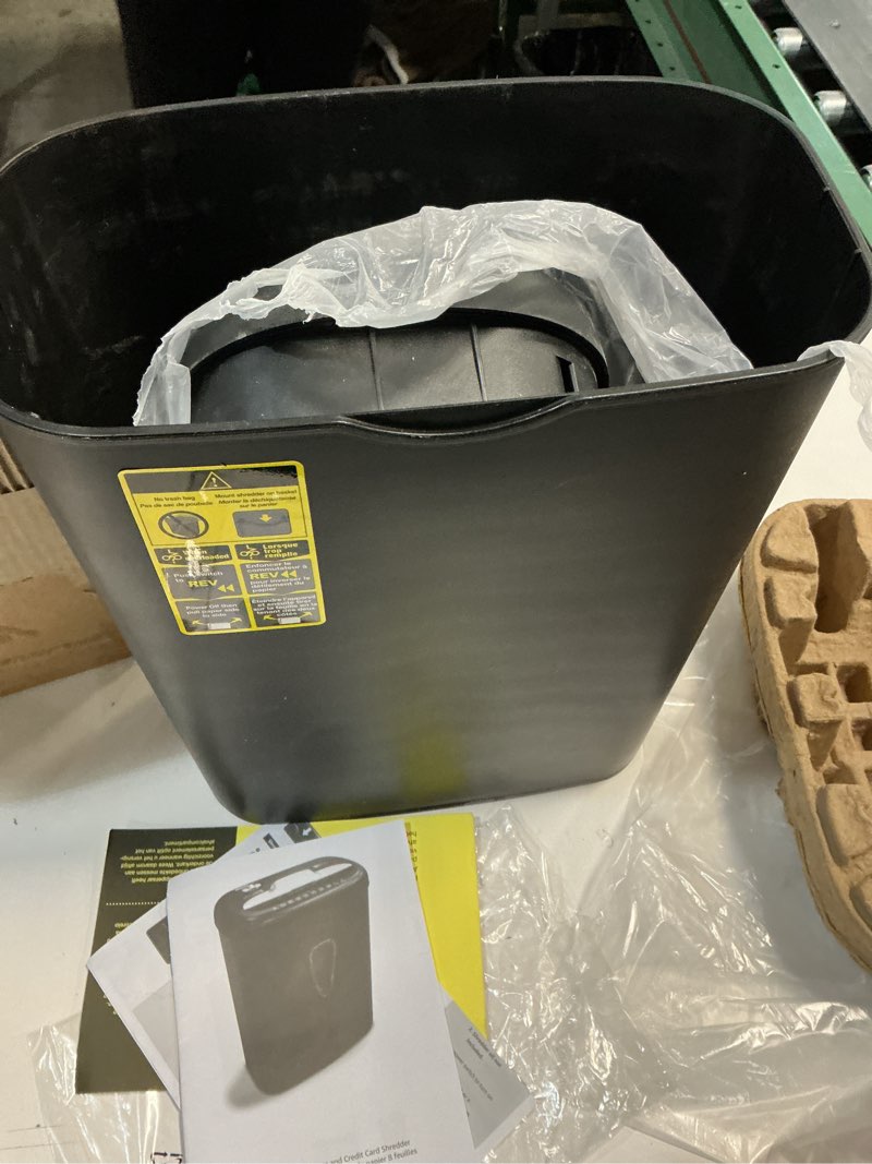 Condition photo showing Good Condition for Amazon B00YFTHJ9C 8-Sheet Cross Cut Paper Shredder Instruction