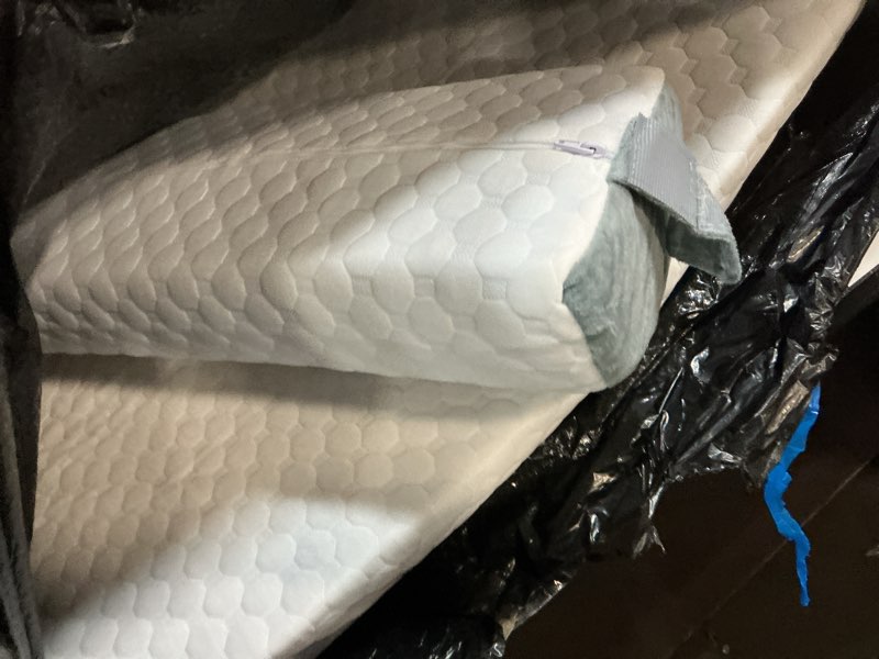 Condition photo showing As Is for (Incomplete missing one purce)  Bed Wedge Pillow for Sleeping, 3 Pcs Adjustable Height 4.5&7.5&12 Inch Triangle Pillow Wedge for Post Surgery, Acid Reflux, Snoring, Legs Pain Relief (Gray) White & Gray