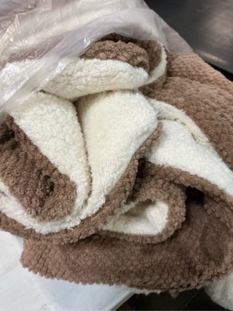 Condition photo showing As Is for Bedsure Sherpa Fleece King Size Blanket for Bed - Herringbone Pattern, Thick and Warm, Soft Fuzzy Cozy Blanket for Winter, Tan, 108x90 Inches 01 - Tan King (108" x 90")