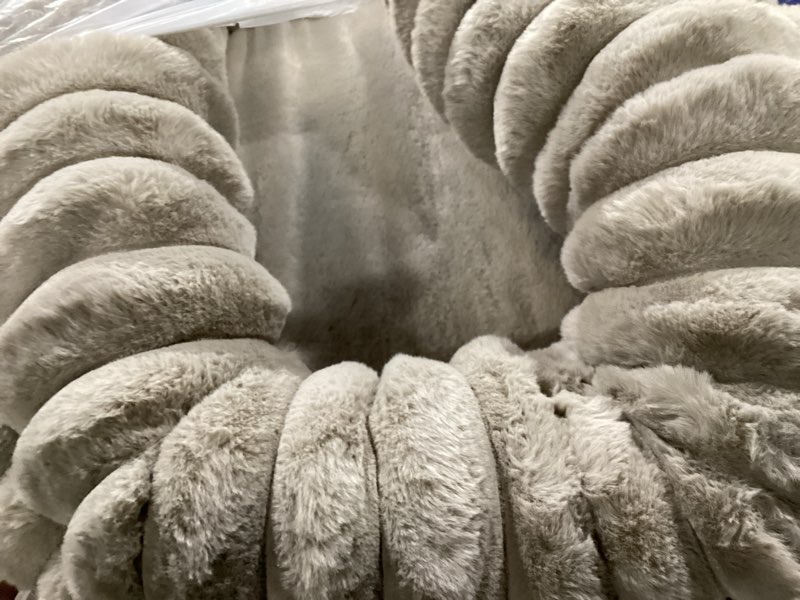 Condition photo showing Good Condition for BALANCE Luxury Donut Dog Bed, 43 Inches Round Dog Beds Large Sized Dogs Washable, Orthopedic Calming Dogs Bed for Pets with Anti-Slip Bottom, Oatmeal 43.0"L x 43.0"W x 9"Th Oatmeal