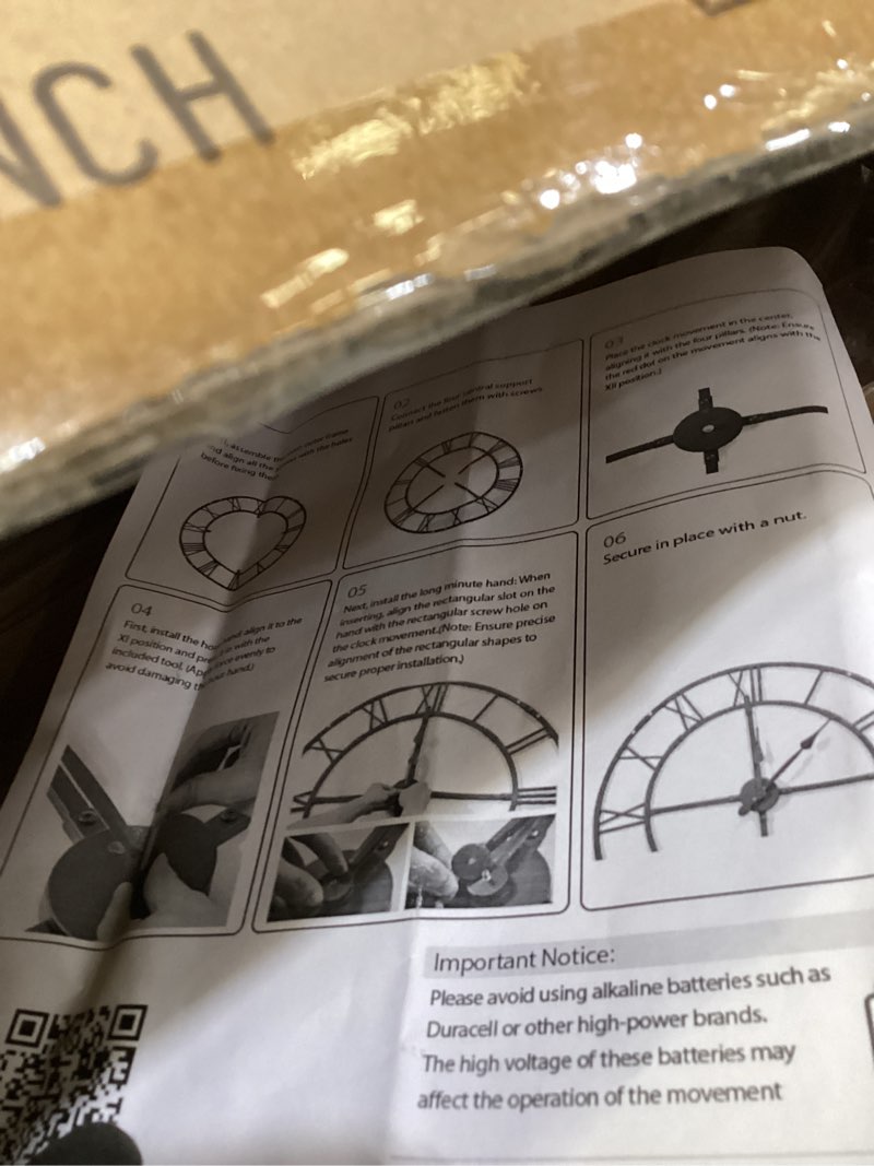 Condition photo showing Good Condition for wall clock