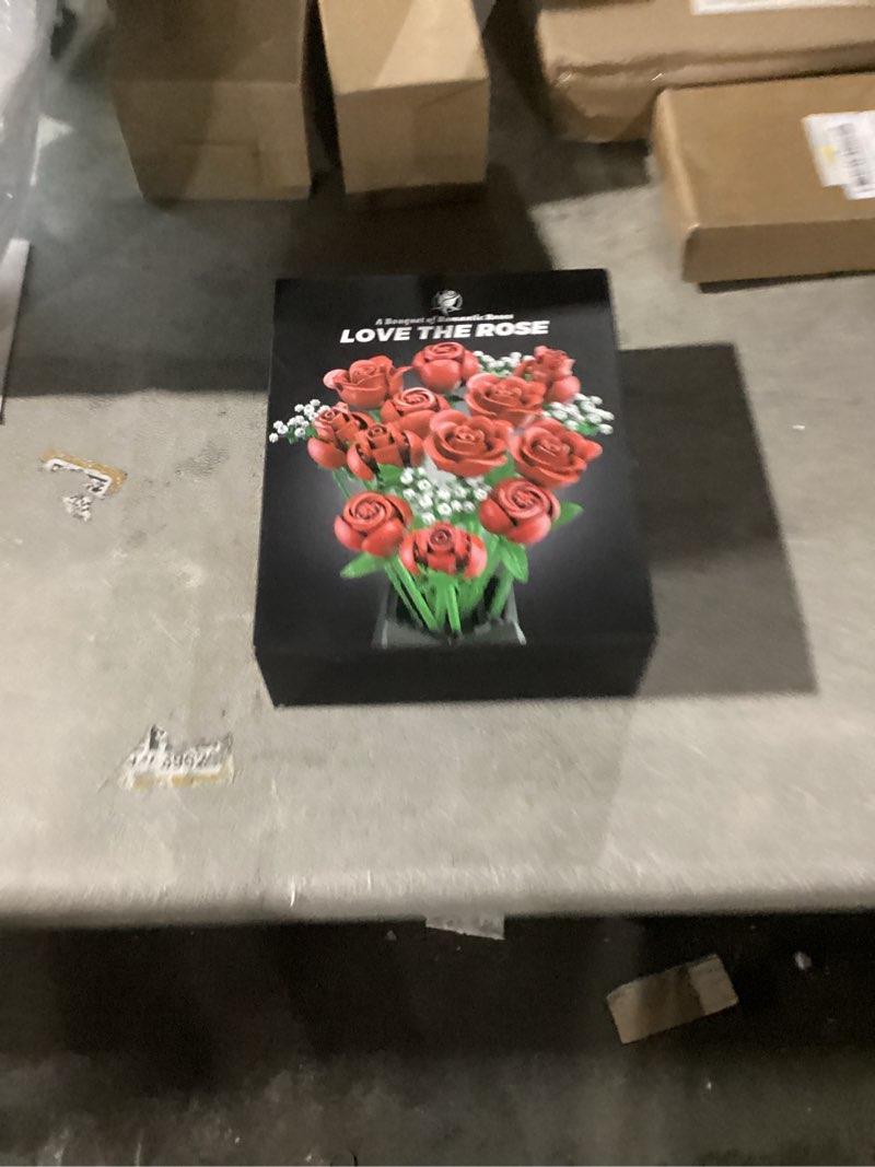 Condition photo showing New/Like New for Sopu Red Rose Bouquet Building Set, 960PCS Roses Flowers Artificial Flowers Botanical Collection for Dinner Table Home Decor, Christmas Valentines Day Gifts Thanksgiving Flower Decorations Rose Flowers Bouquet