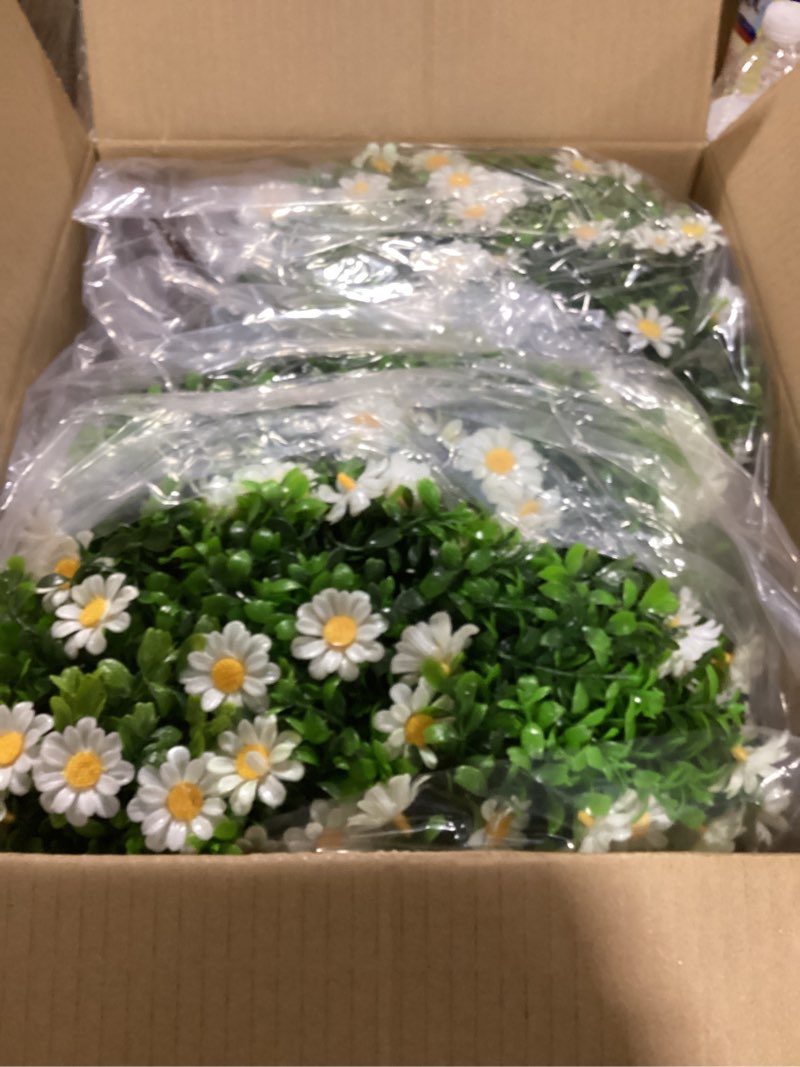 Condition photo showing Good Condition for 25" Artificial Boxwood Topiary Ball Trees with Daisy Flowers, Set of 2 UV Resistant No Fade Outdoor Faux Plants with Ground Spike, Fake Shrubs for Garden, Patio, Porch, Yard, Indoor Decor Boxwood-daisy