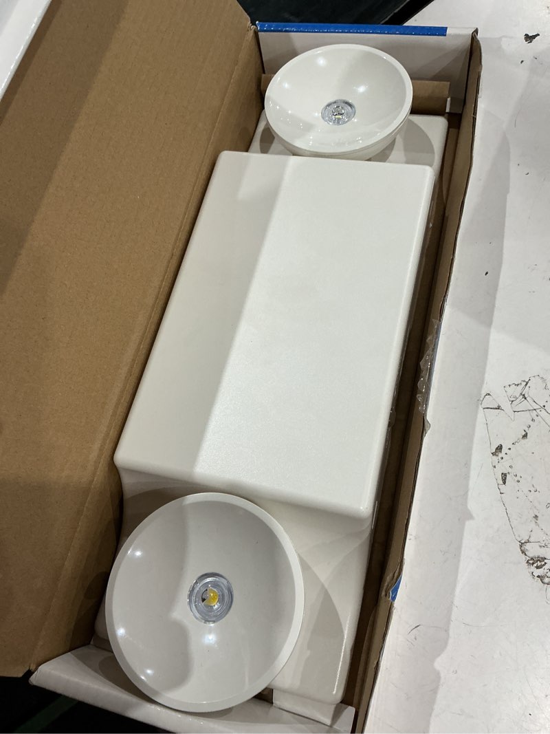 Condition photo showing Good Condition for sel white integrated led plastic emergency light with nicad battery and coverage area of 25 ft.