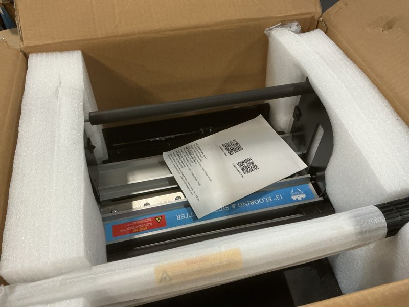 Condition photo showing Good Condition for 13" vinyl floor cutter, 6mm vinyl plank flooring cutter, flooring cutter tool kit for lvp lvt, vct, spc, lvp, wpc, pvc ku340