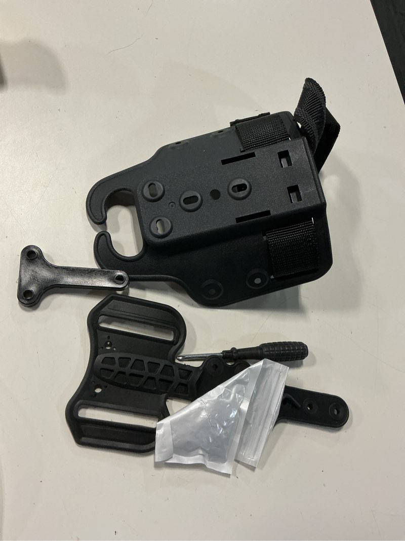Condition photo showing Good Condition for drop flex adapter and qls 19 22 for quick lock system kit with single strap platform leg guard for holsters black
