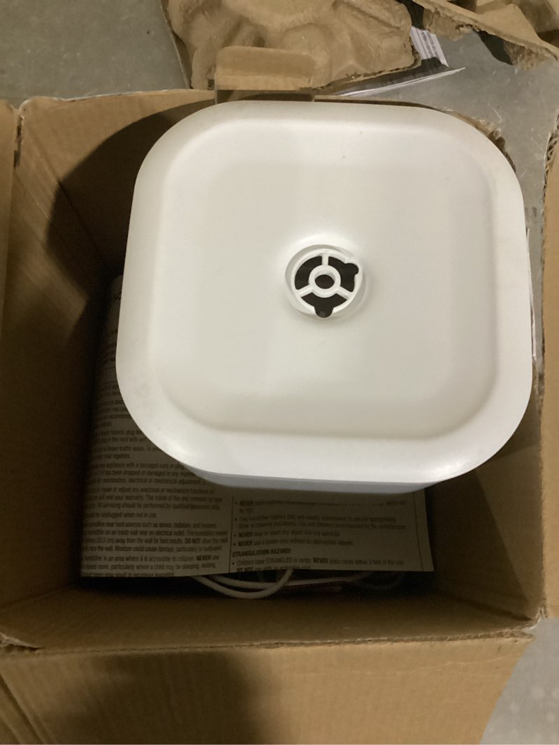 Condition photo showing Good Condition for safety 1st easy-fill cool mist humidifier, white