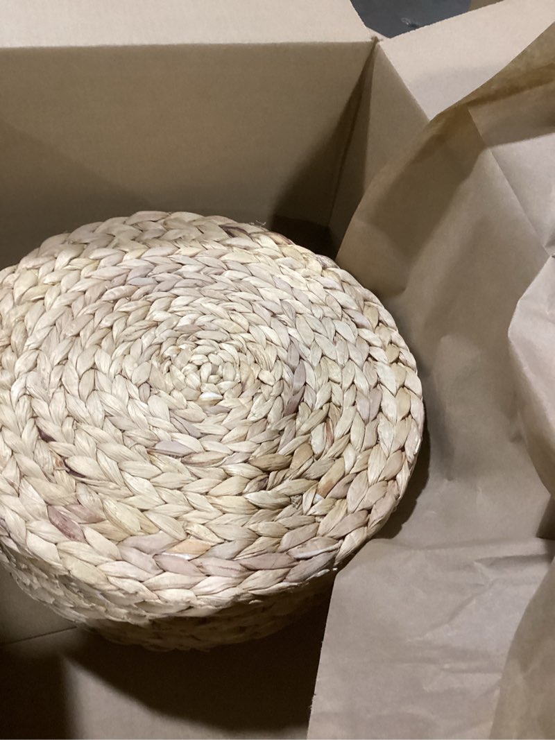 Condition photo showing Good Condition for 10 Pack, Round Woven Placemats, Natural Water Hyacinth Place mats, Braided Straw Table Mats for Dining Table, Christmas Placemats (13.8 inch) Natural 13.8 inch (Set of 10)